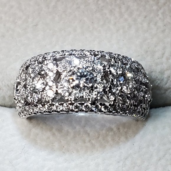 Beautiful design 14K white gold diamond ring - Picture 2 of 9